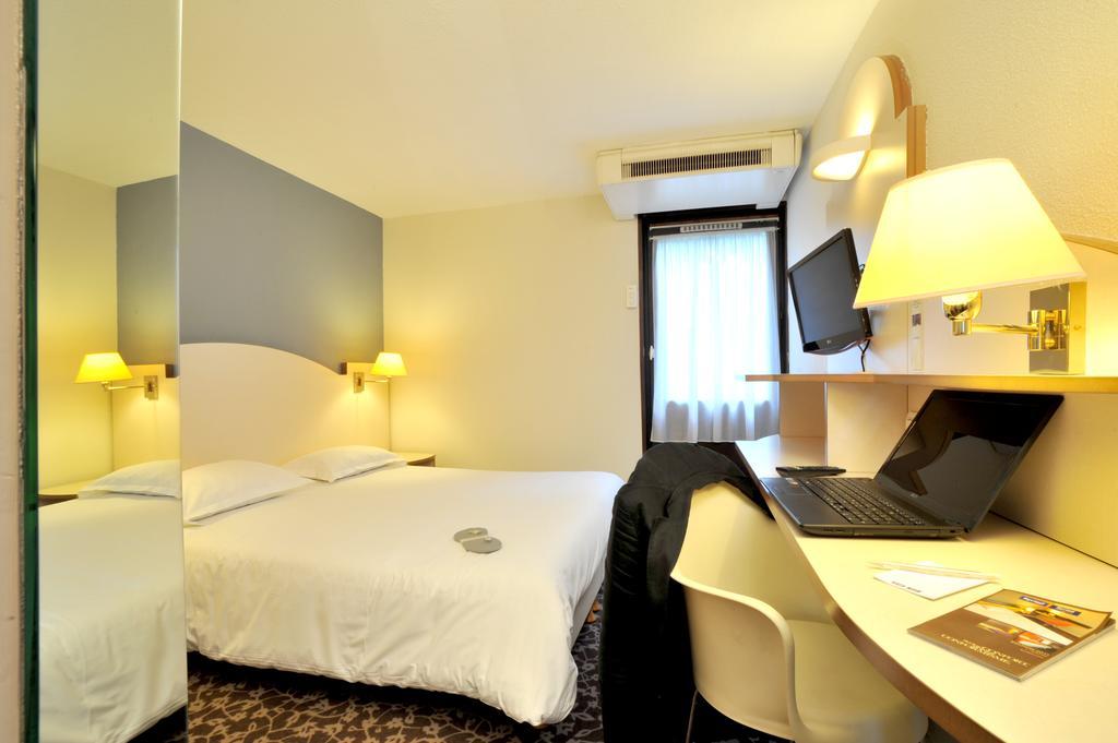 Kyriad Annecy Cran-Gevrier Exterior photo